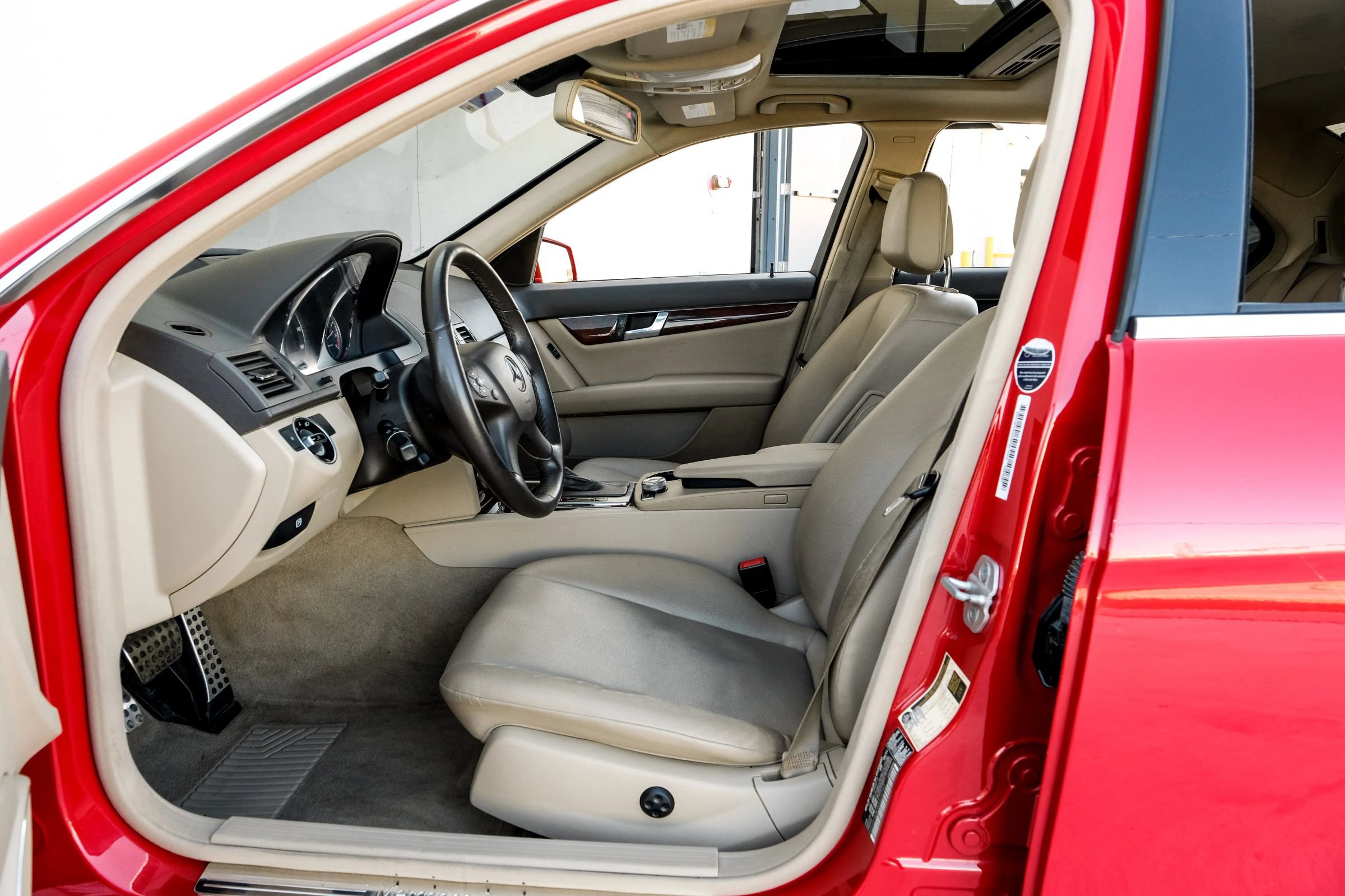 Used 2011 Mercedes-Benz C 300 Sedan w/ Premium 1 Pkg image 4