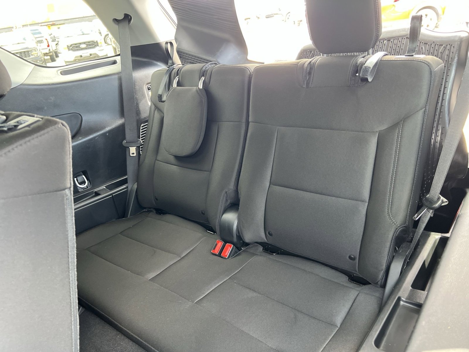 Used 2023 Ford Explorer XLT AWD/4WD image 32