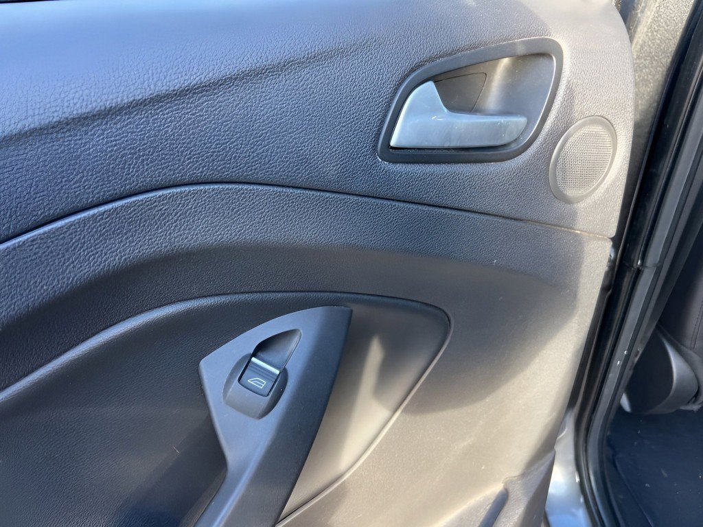 Used 2017 Ford Escape Titanium image 19