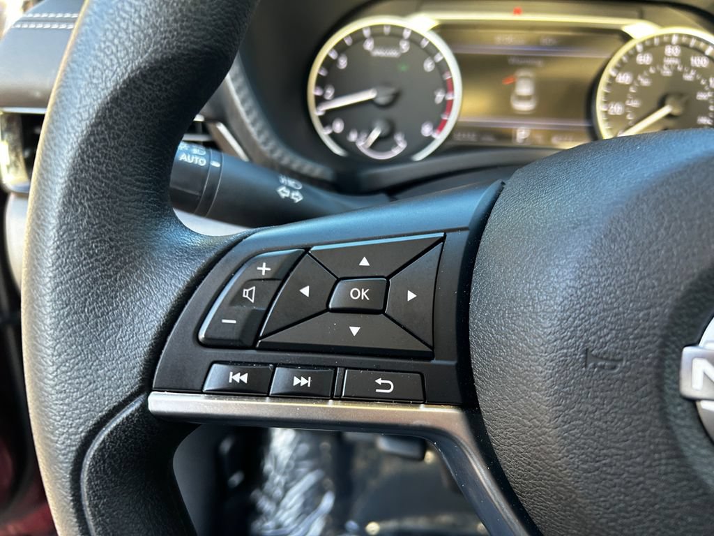 Used 2025 Nissan Sentra SV FWD image 14