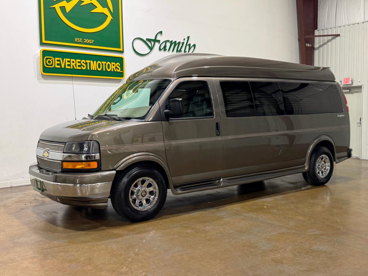 Used 2016 Chevrolet Express 2500 Extended image 3