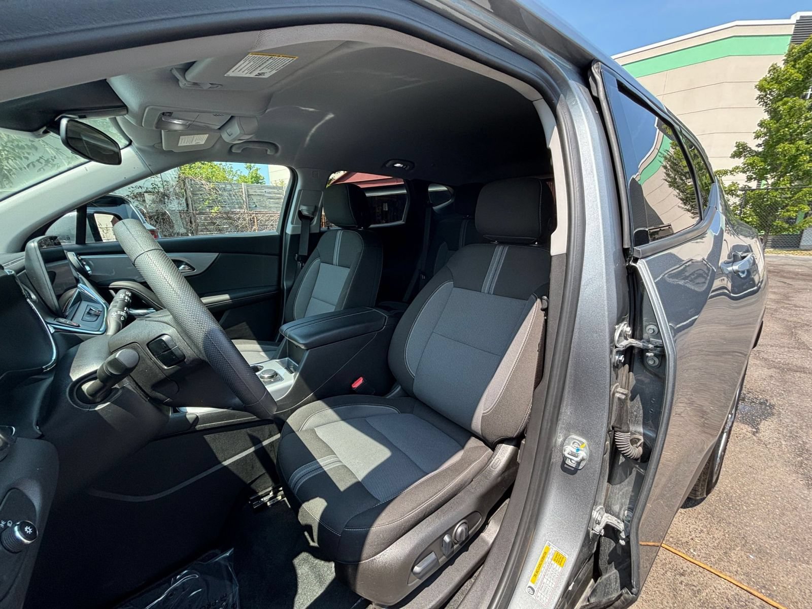 Used 2025 Chevrolet Blazer LT FWD image 37