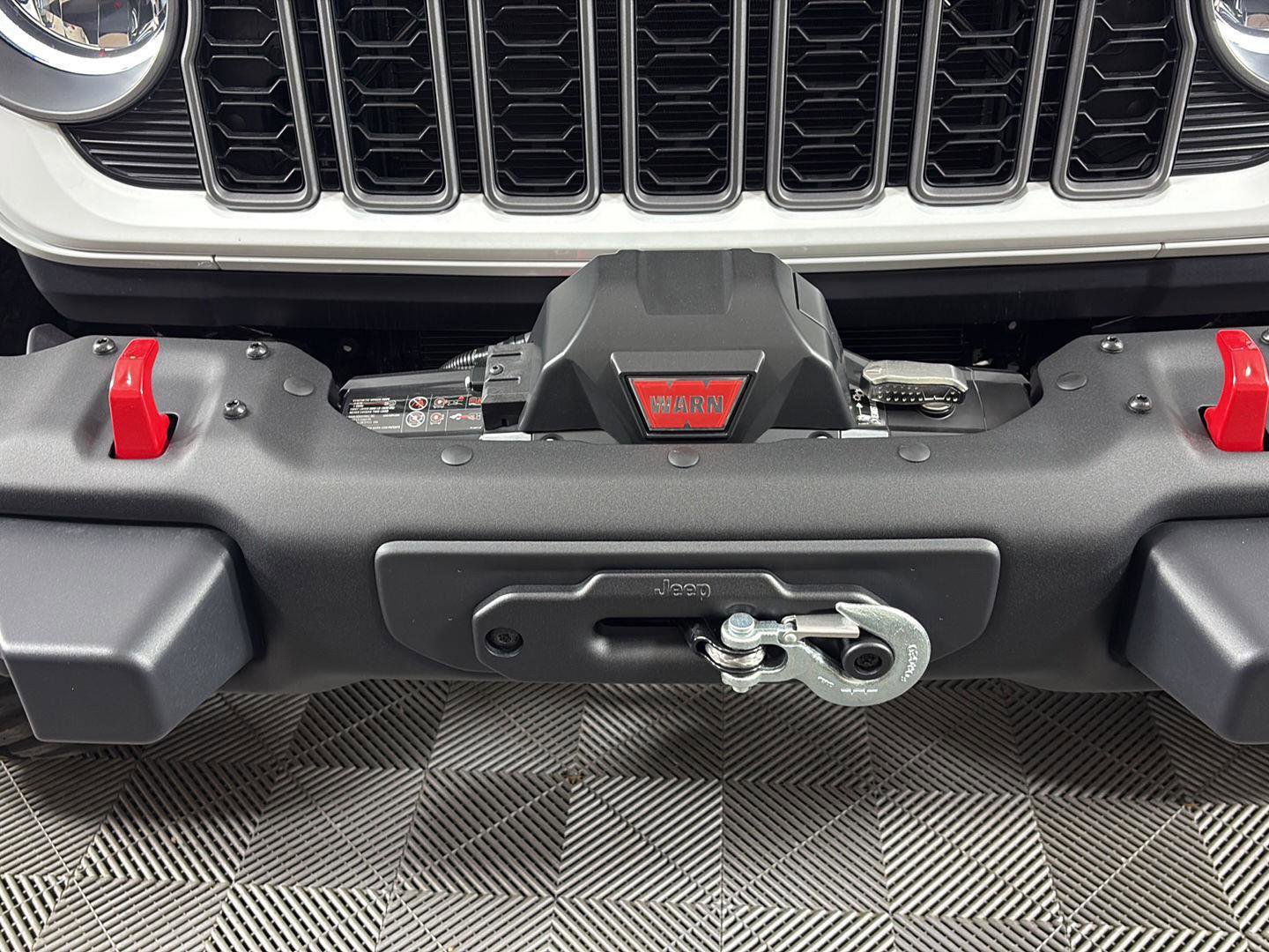 Used 2026 Jeep Wrangler Unlimited Rubicon w/ Steel Bumper Group image 14