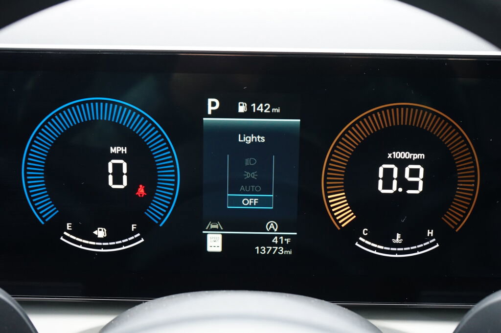 Certified 2025 Hyundai Tucson SE FWD image 24