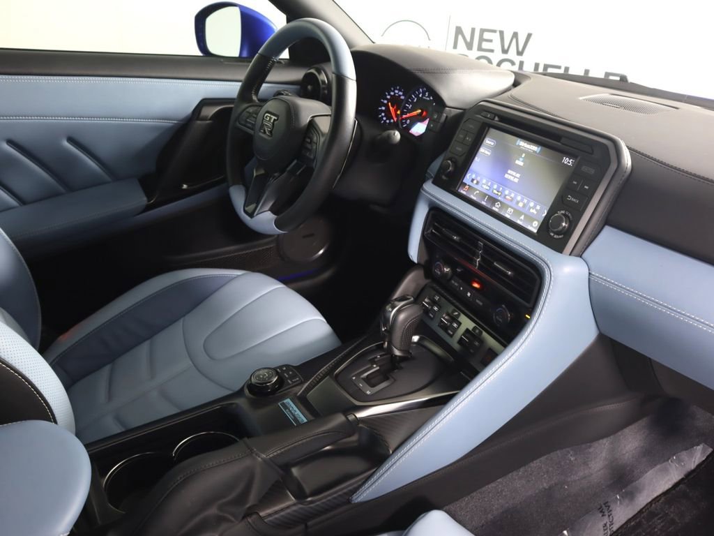 Used 2024 Nissan GT-R Premium w/ Floor Mat Package image 25
