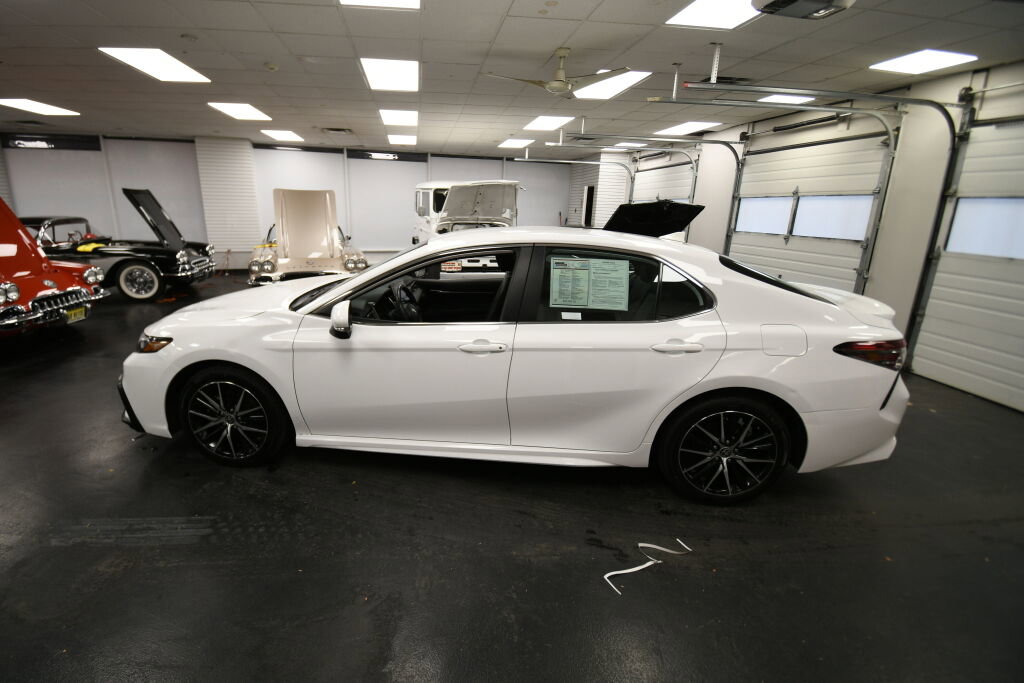 Certified 2024 Toyota Camry SE image 4