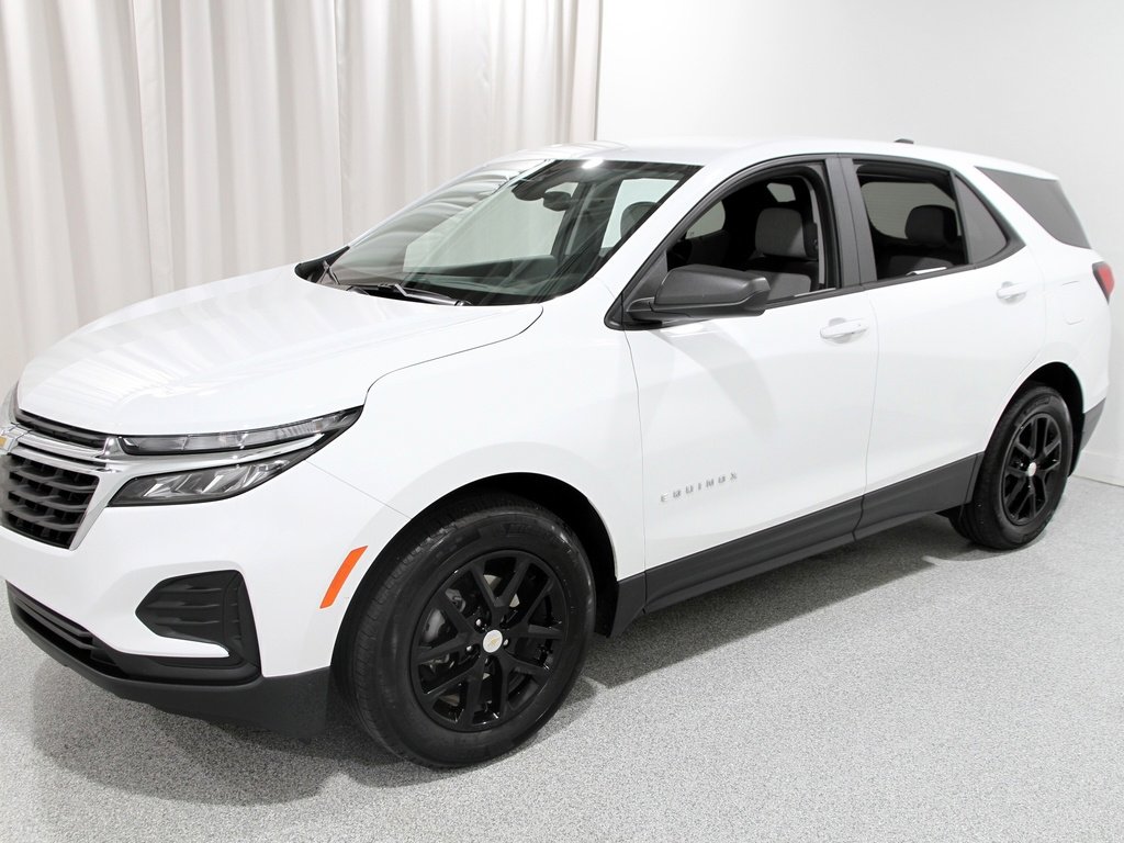 Certified 2022 Chevrolet Equinox LS w/ LS Convenience Package image 3