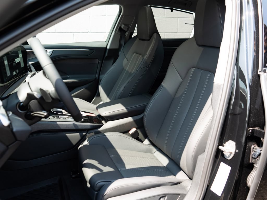 New 2026 Audi A6 Premium Plus AWD/4WD image 8