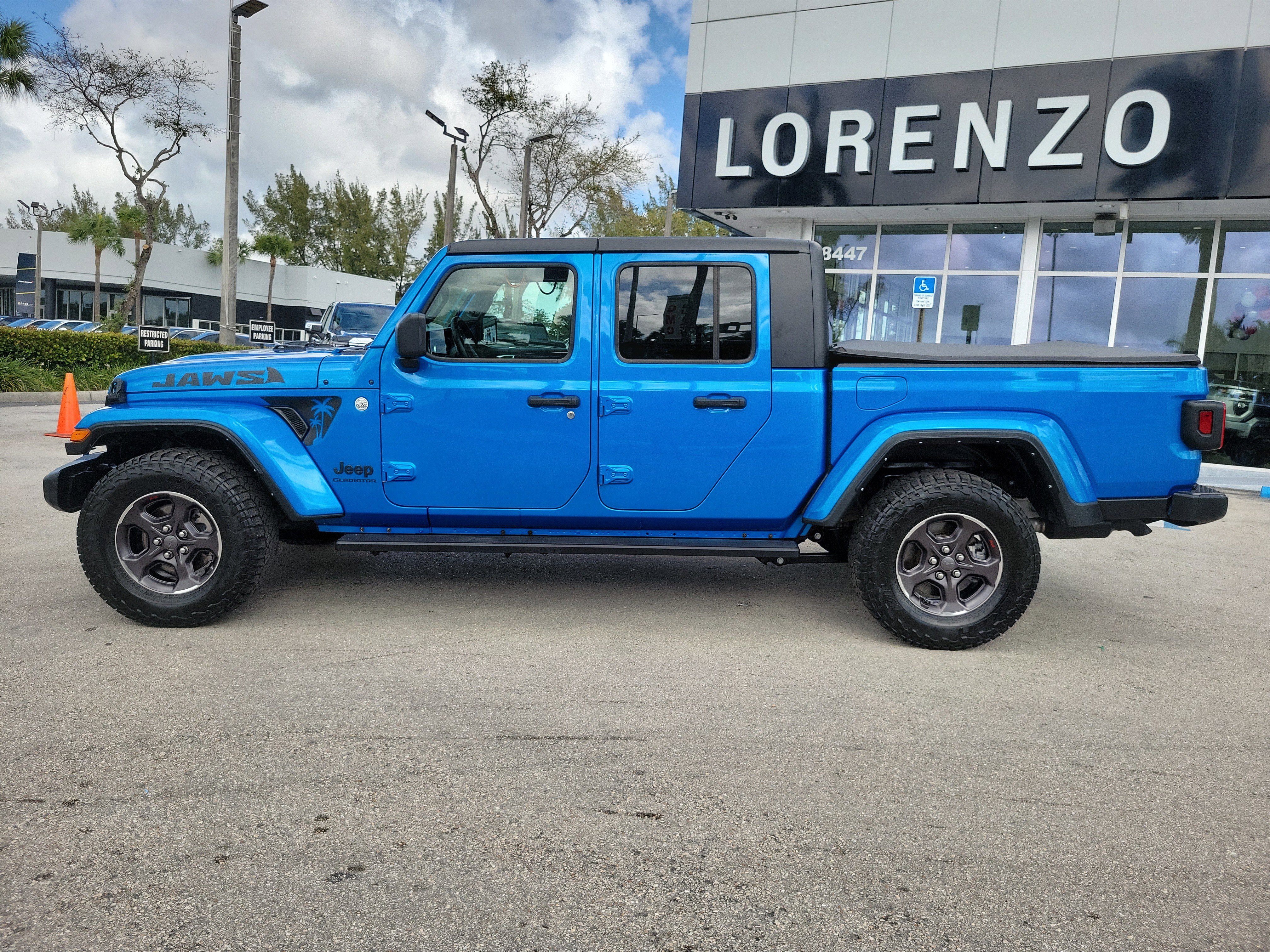 Used 2021 Jeep Gladiator Sport image 8