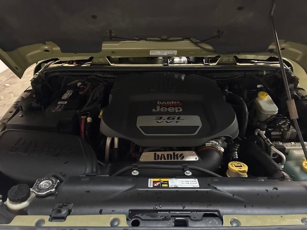 Used 2013 Jeep Wrangler Unlimited Rubicon image 42