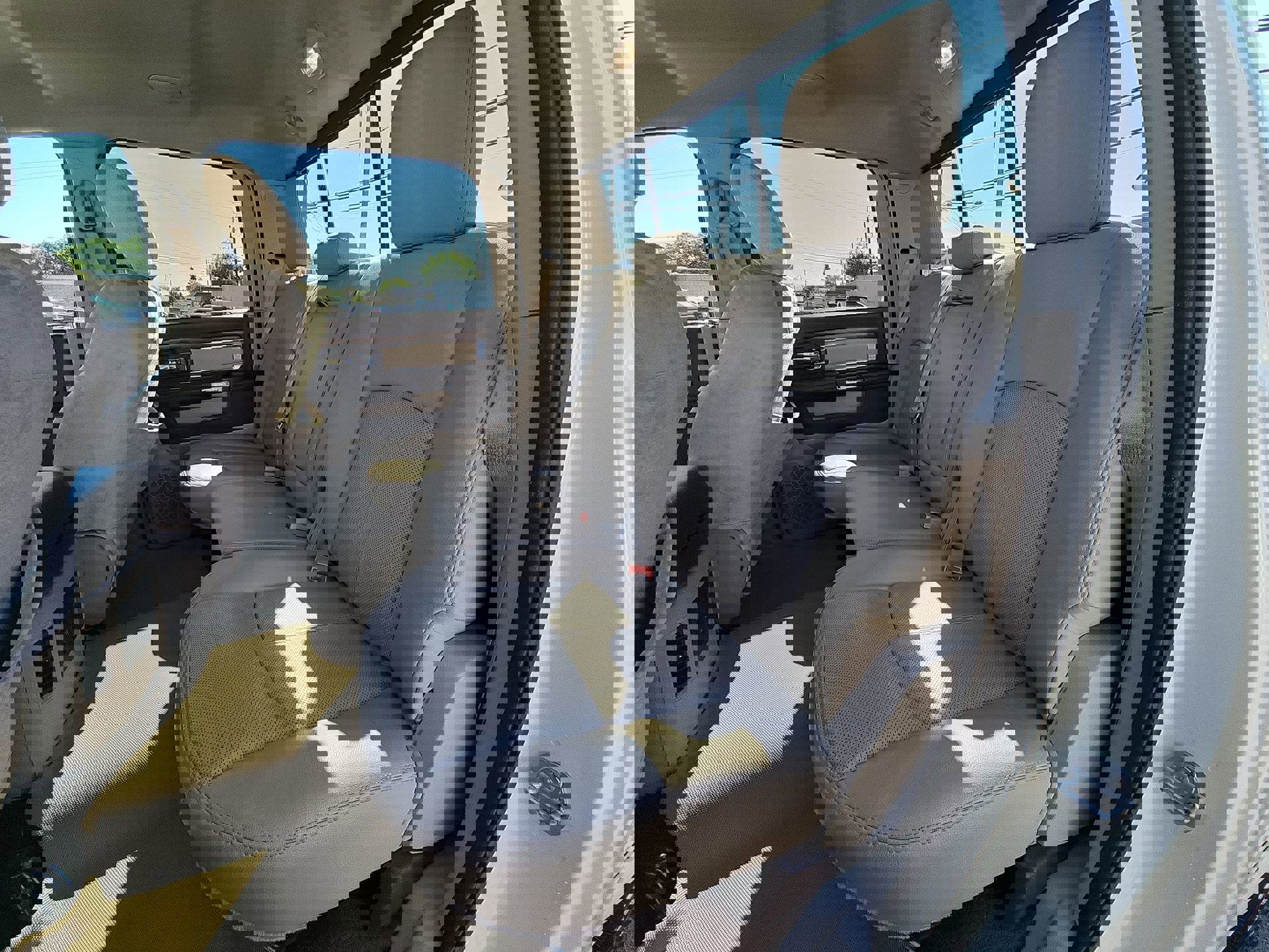 Certified 2018 RAM 1500 Laramie w/ Convenience Group image 24