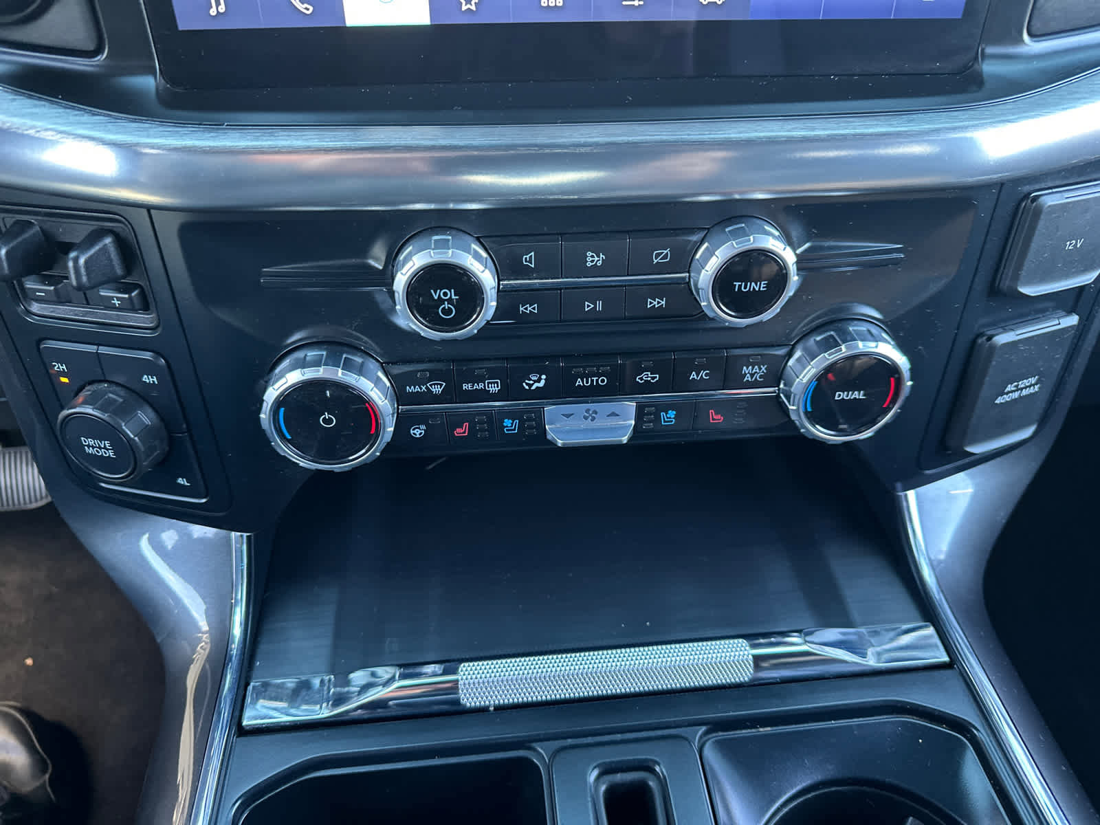 Used 2023 Ford F150 Lariat w/ Equipment Group 502A High image 25