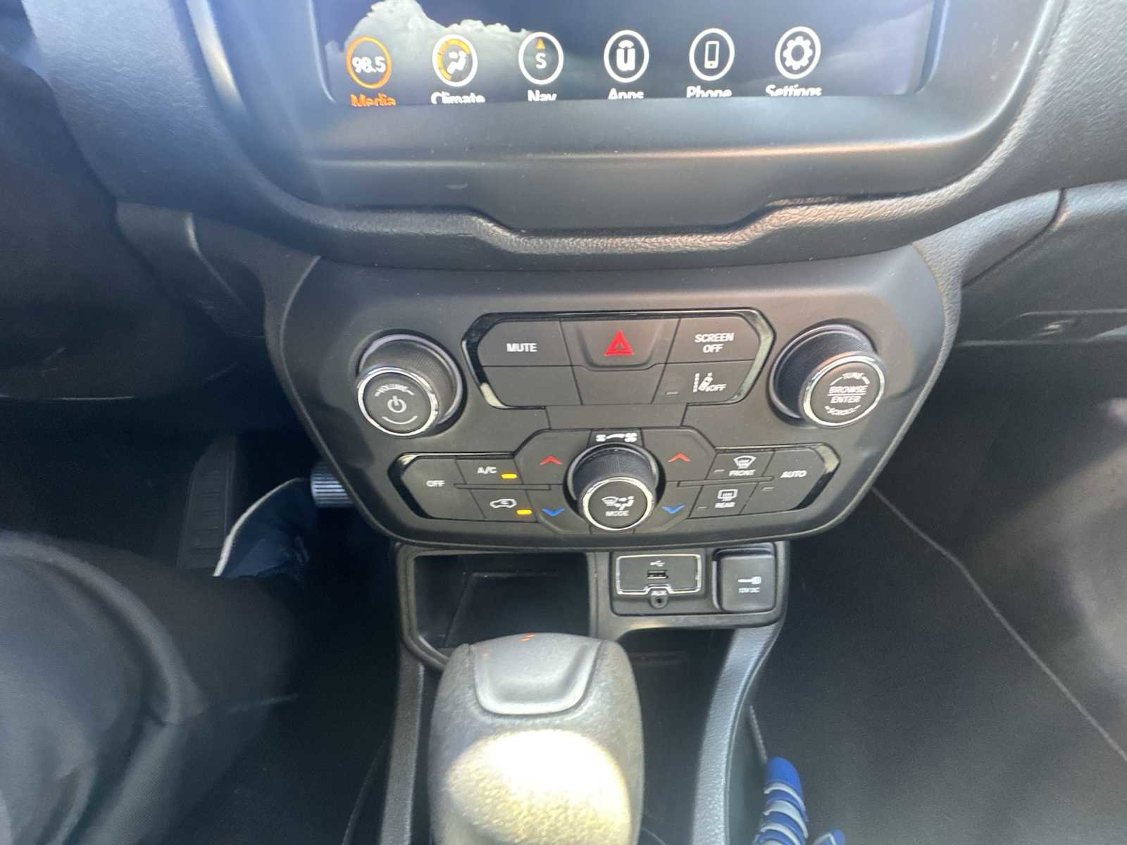 Used 2021 Jeep Renegade Latitude image 18