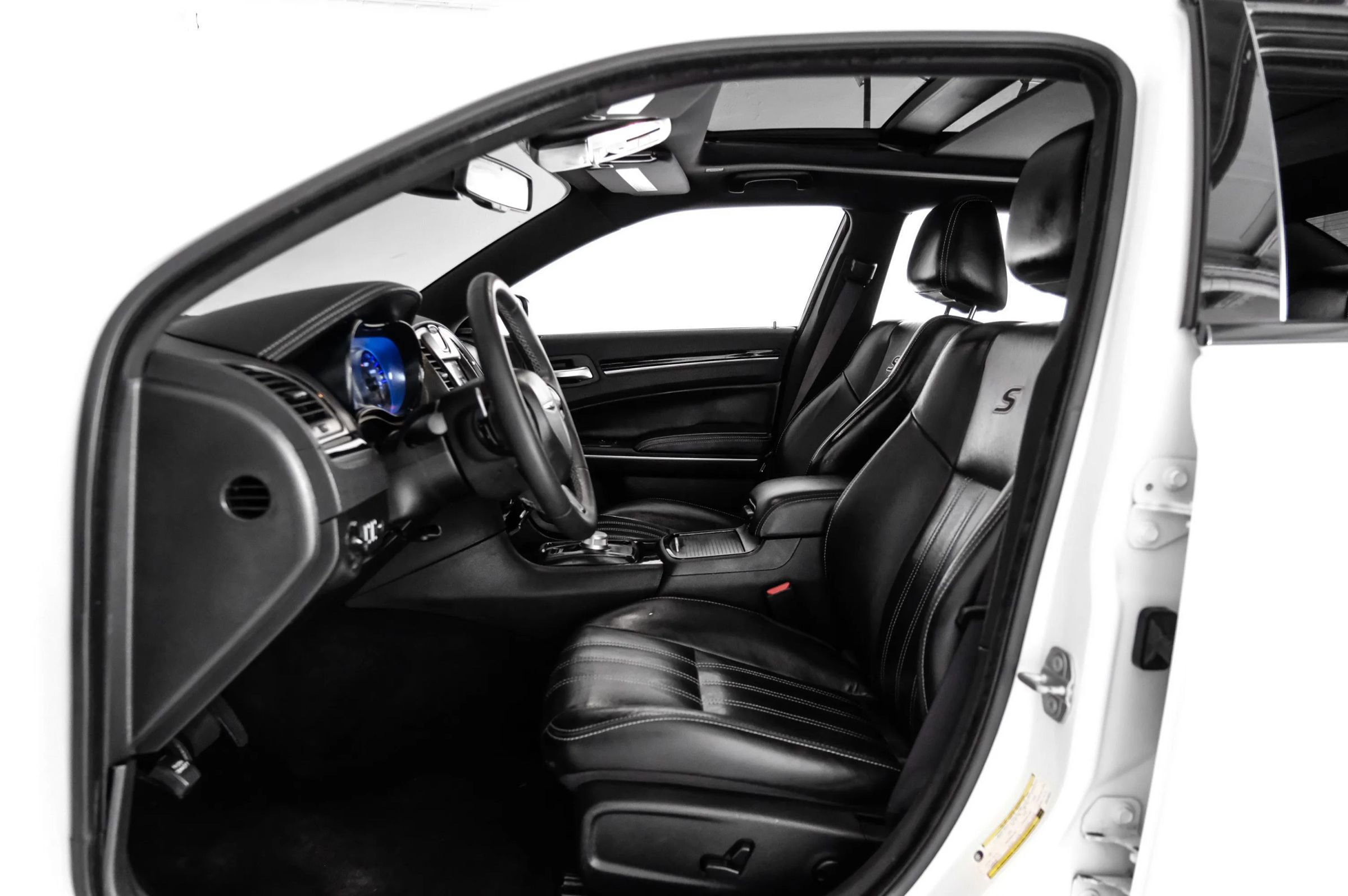 Used 2022 Chrysler 300 S RWD image 37