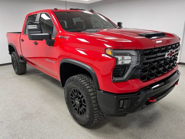 Used 2024 Chevrolet Silverado 2500 ZR2 w/ Technology Package image 2