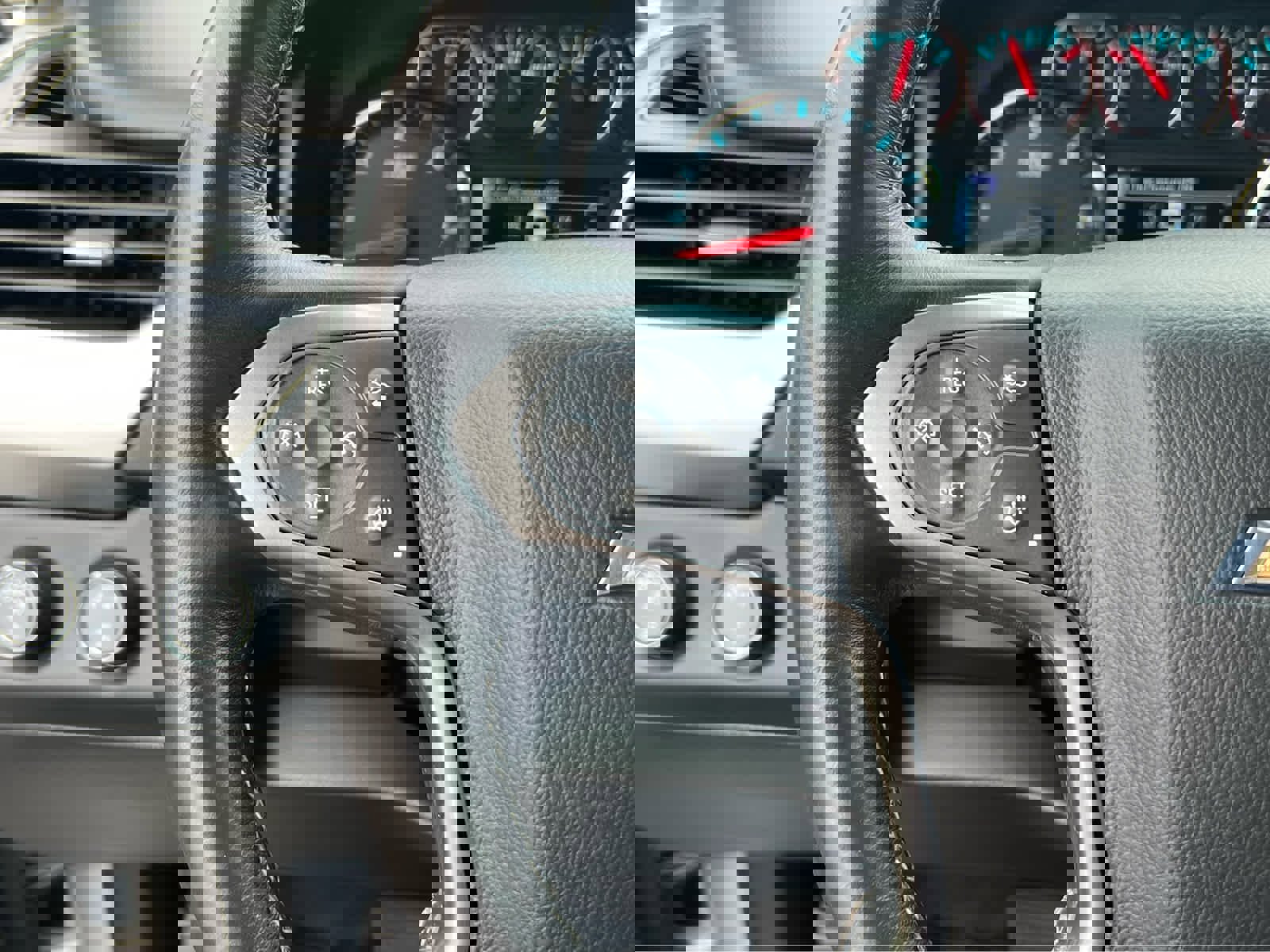 Used 2020 Chevrolet Suburban Premier image 33