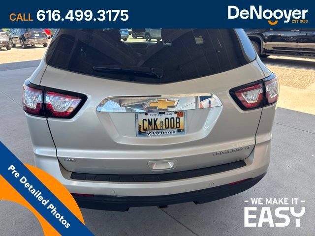 Used 2016 Chevrolet Traverse LT w/ Style and Technology Package AWD/4WD image 3