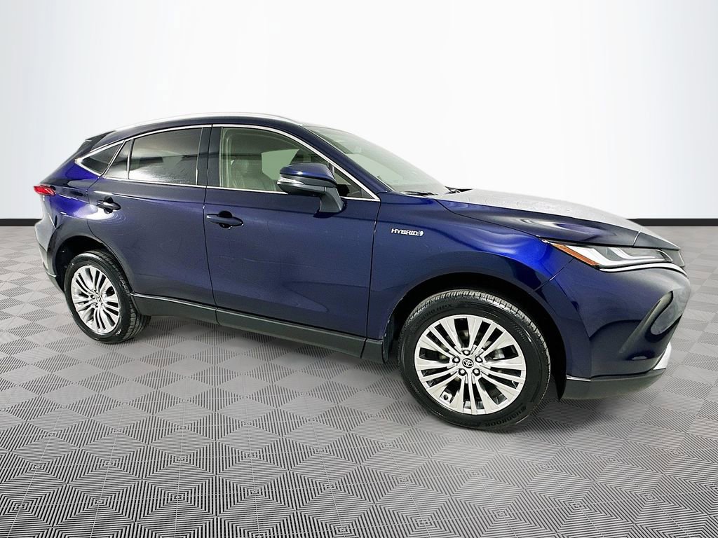 Used 2021 Toyota Venza XLE w/ Softex Package AWD/4WD image 8