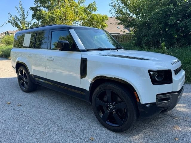 Certified 2024 Land Rover Defender 130 X-Dynamic SE AWD/4WD image 4