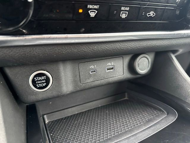 Used 2023 Nissan Rogue S image 30