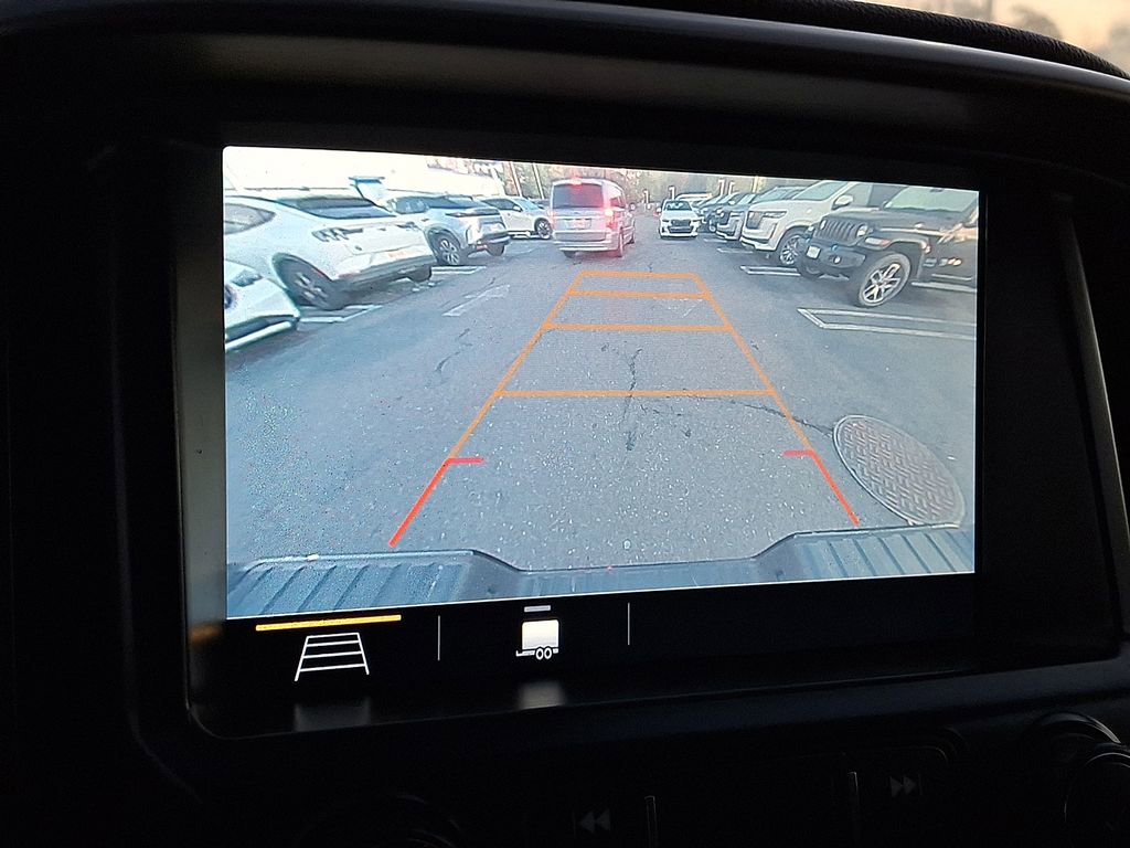 Used 2021 Chevrolet Colorado Z71 w/ Z71 Midnight Edition image 16