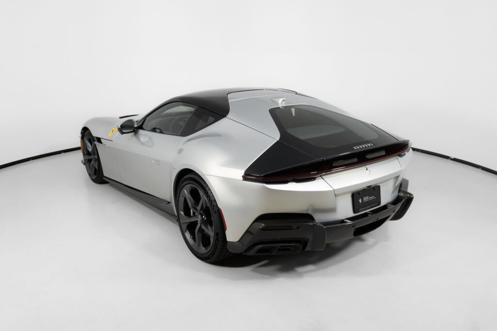 Used 2025 Ferrari 12Cilindri image 5