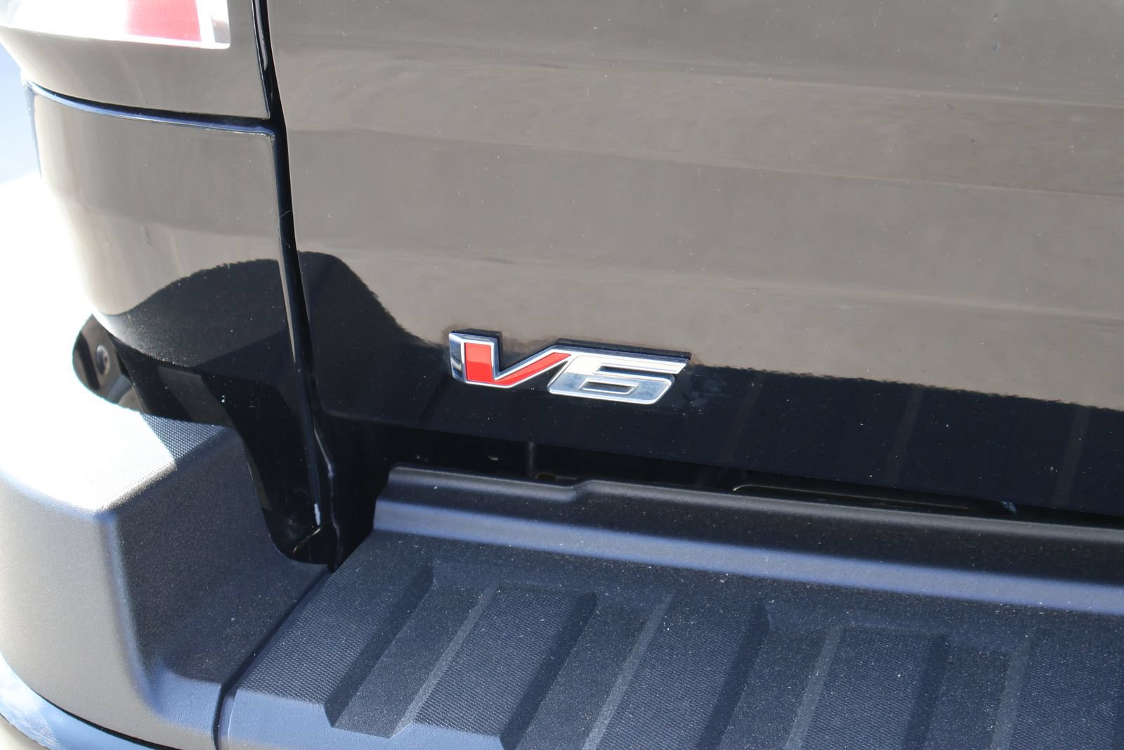 Used 2022 GMC Canyon Elevation w/ Elevation Premium Package AWD/4WD image 9