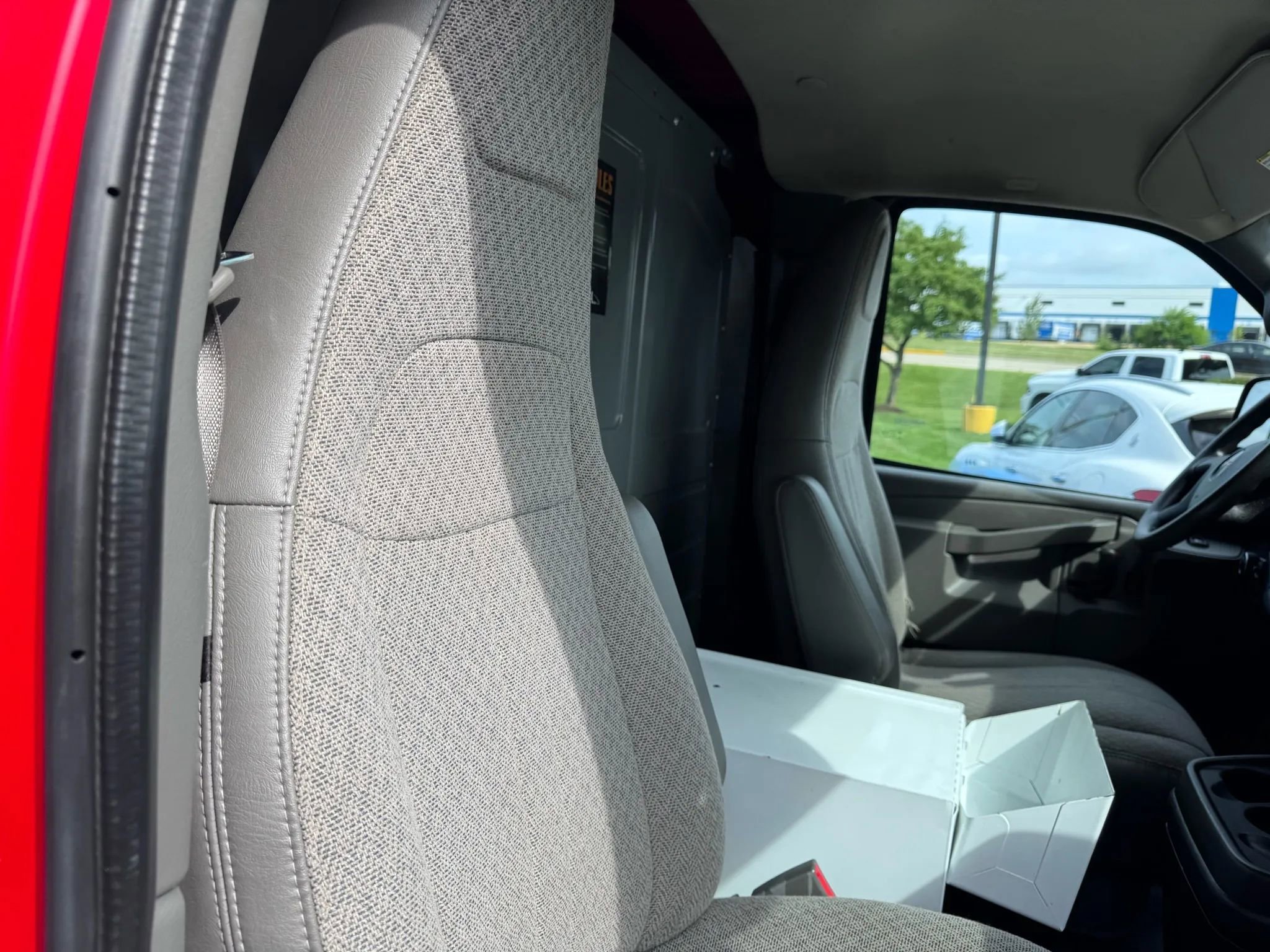 Used 2017 GMC Savana 3500 Regular Van 3D image 12