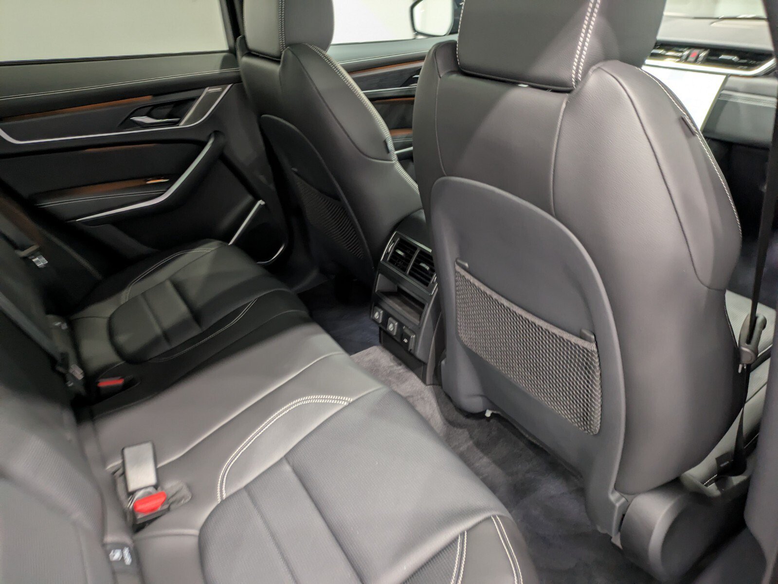 New 2026 Jaguar F-PACE R-Dynamic S AWD/4WD image 22