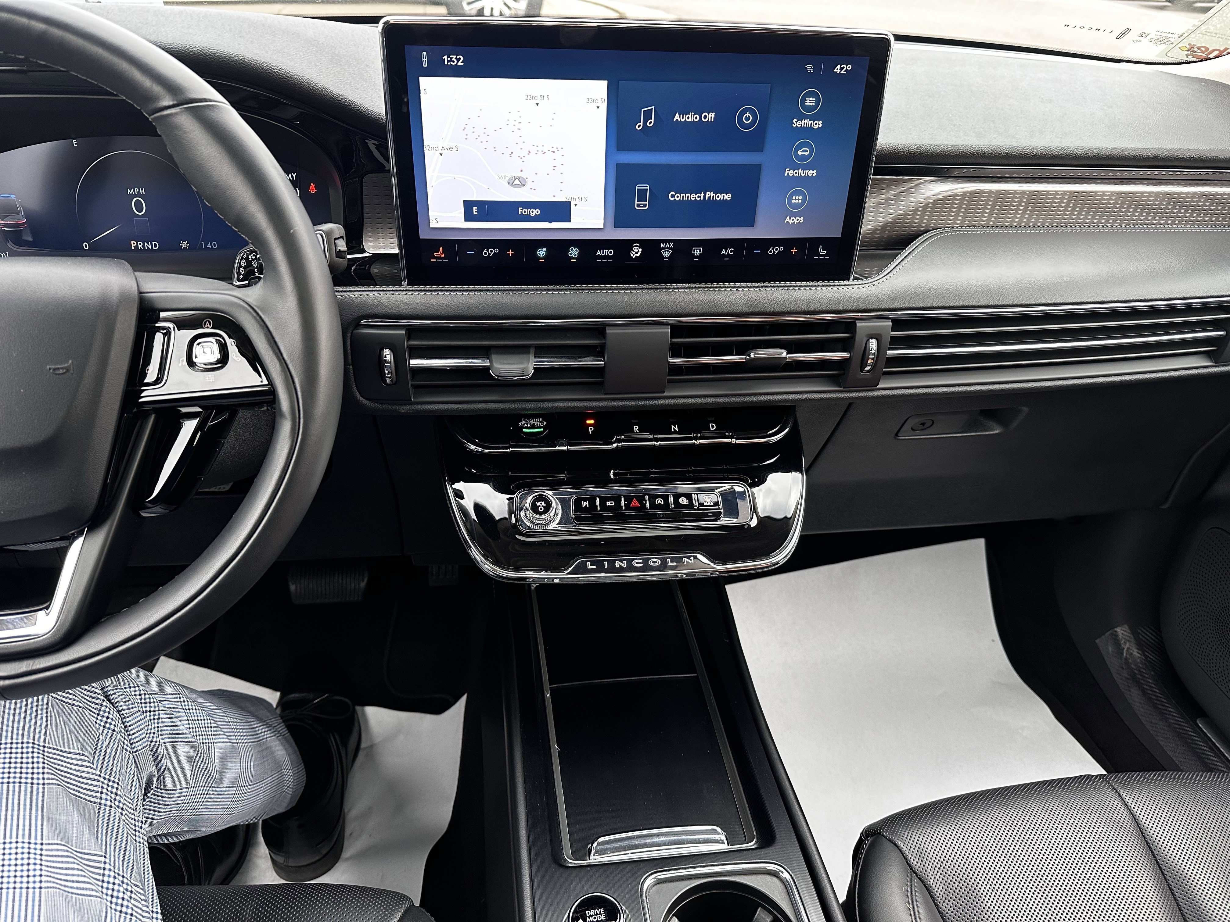 Used 2023 Lincoln Corsair Reserve w/ Equipment Group 201A image 10