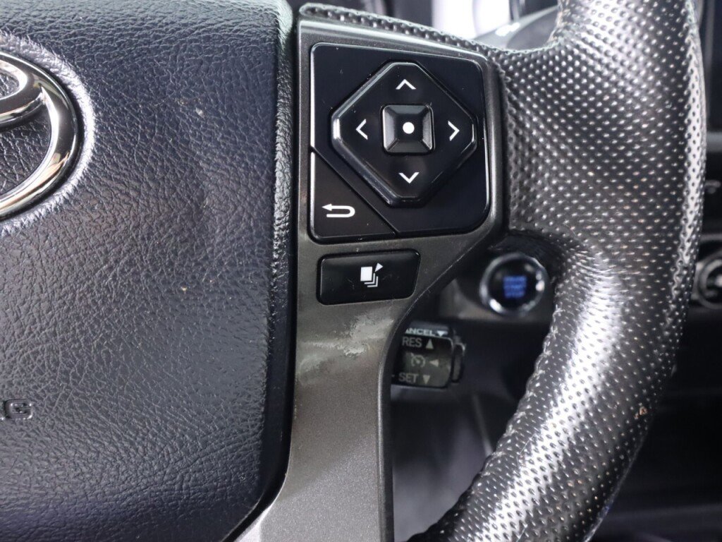 Used 2016 Toyota Tacoma SR AWD/4WD image 13