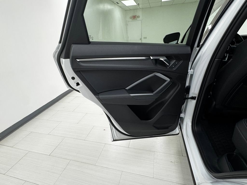Used 2020 Audi Q3 2.0T Premium Plus w/ Premium Plus Package image 11