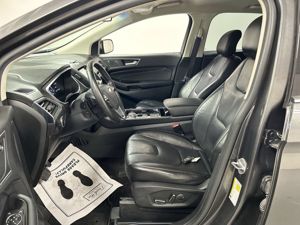Used 2019 Ford Edge Titanium w/ Cold Weather Package AWD/4WD image 9