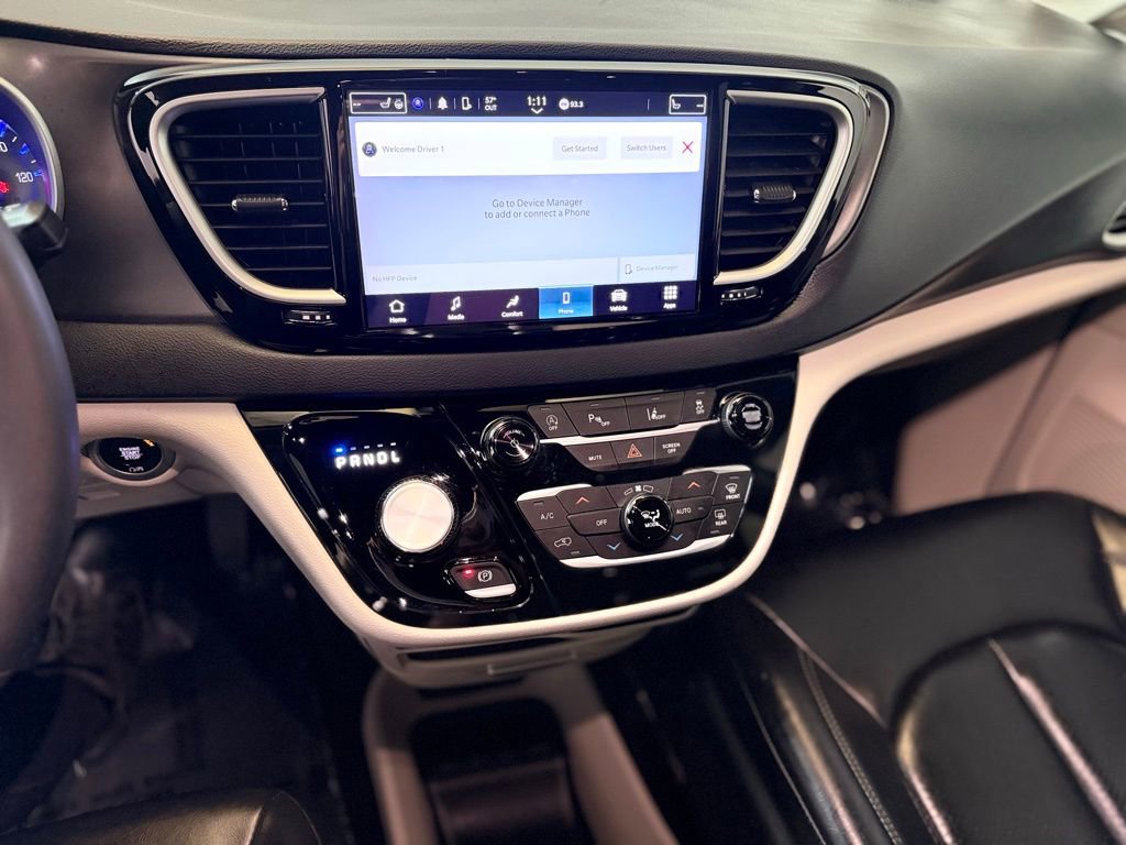Used 2023 Chrysler Pacifica Touring-L image 15