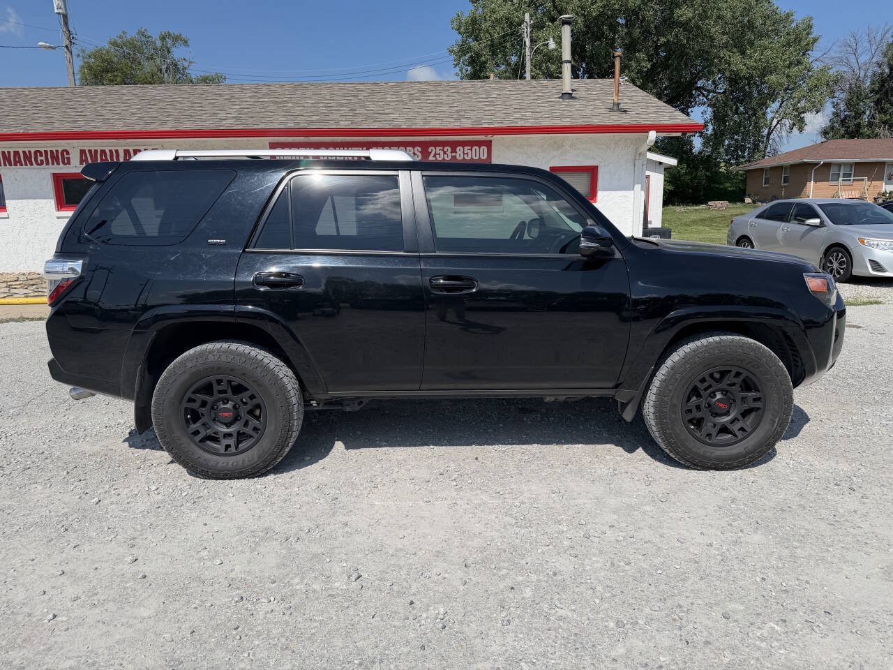 Used 2014 Toyota 4Runner SR5 Premium w/ Convenience Package AWD/4WD image 2