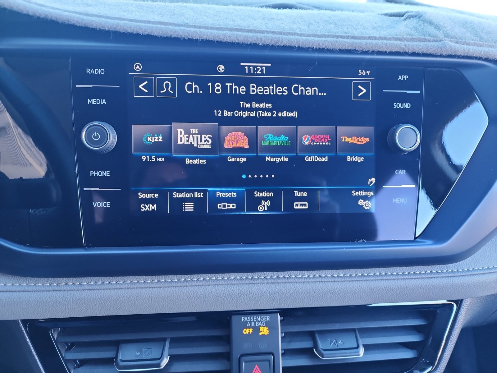 Certified 2024 Volkswagen Taos SE image 28