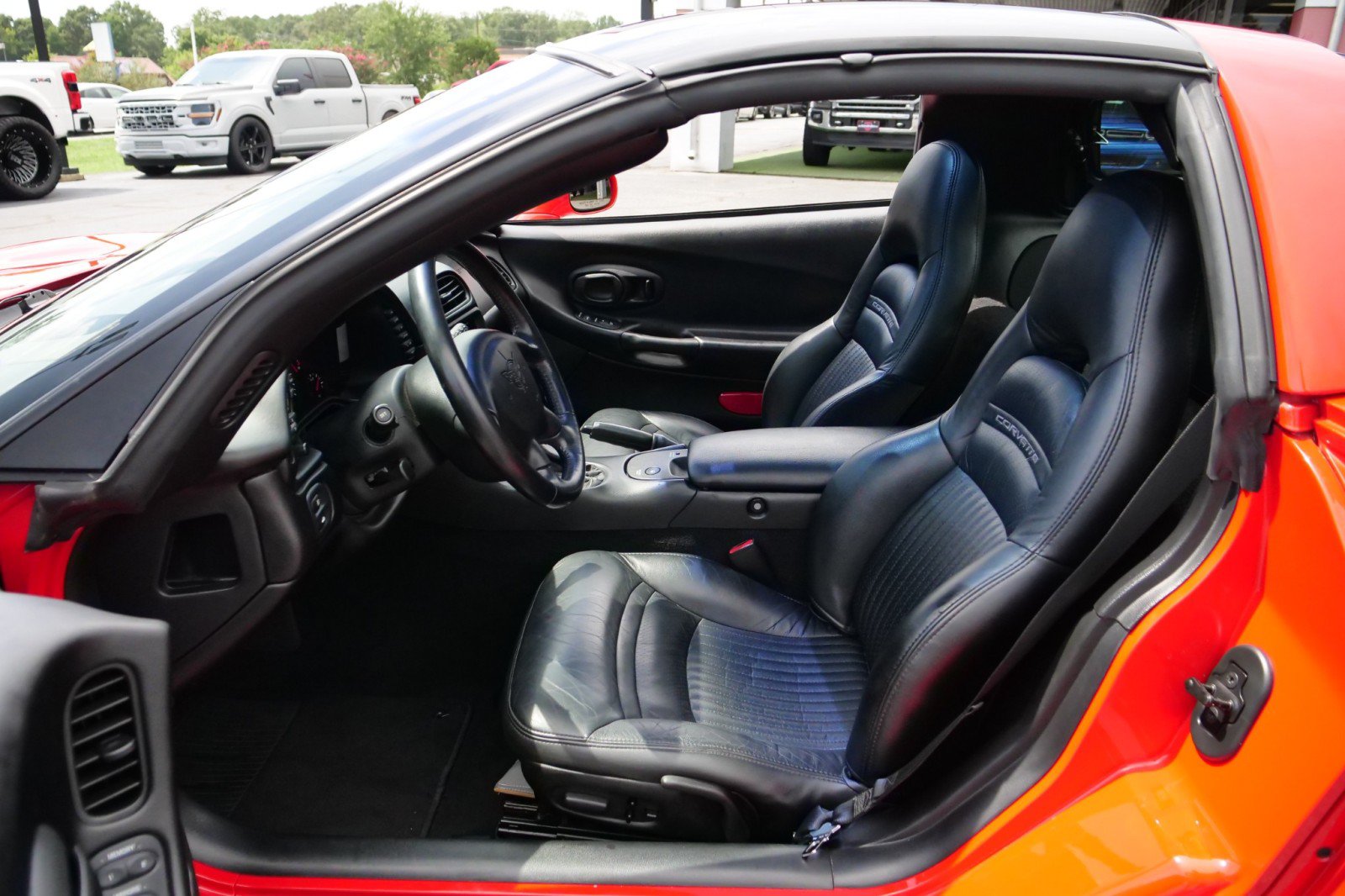 Used 2002 Chevrolet Corvette Coupe w/ Preferred Equipment Group2 RWD image 24
