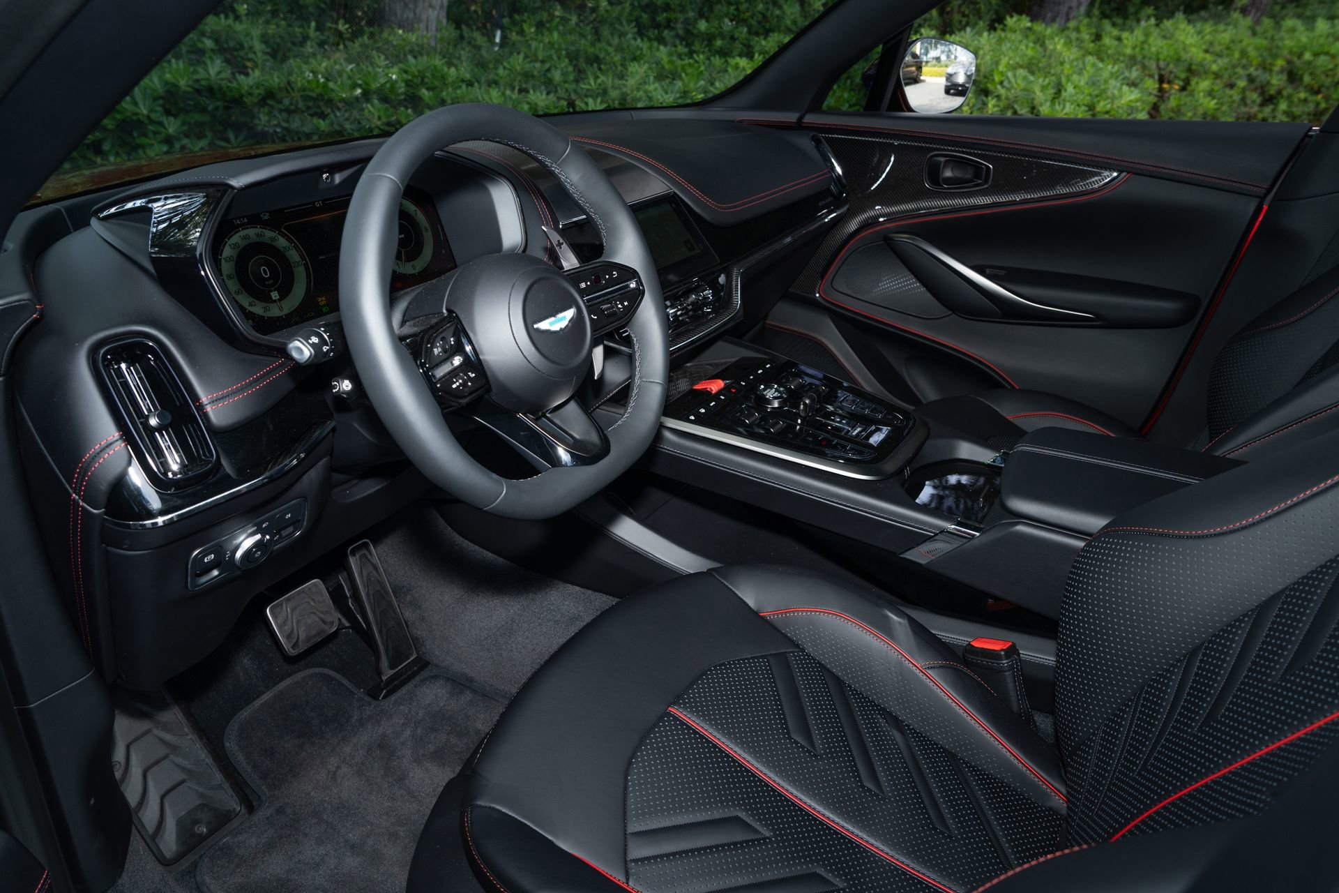 Used 2026 Aston Martin DBX S image 13