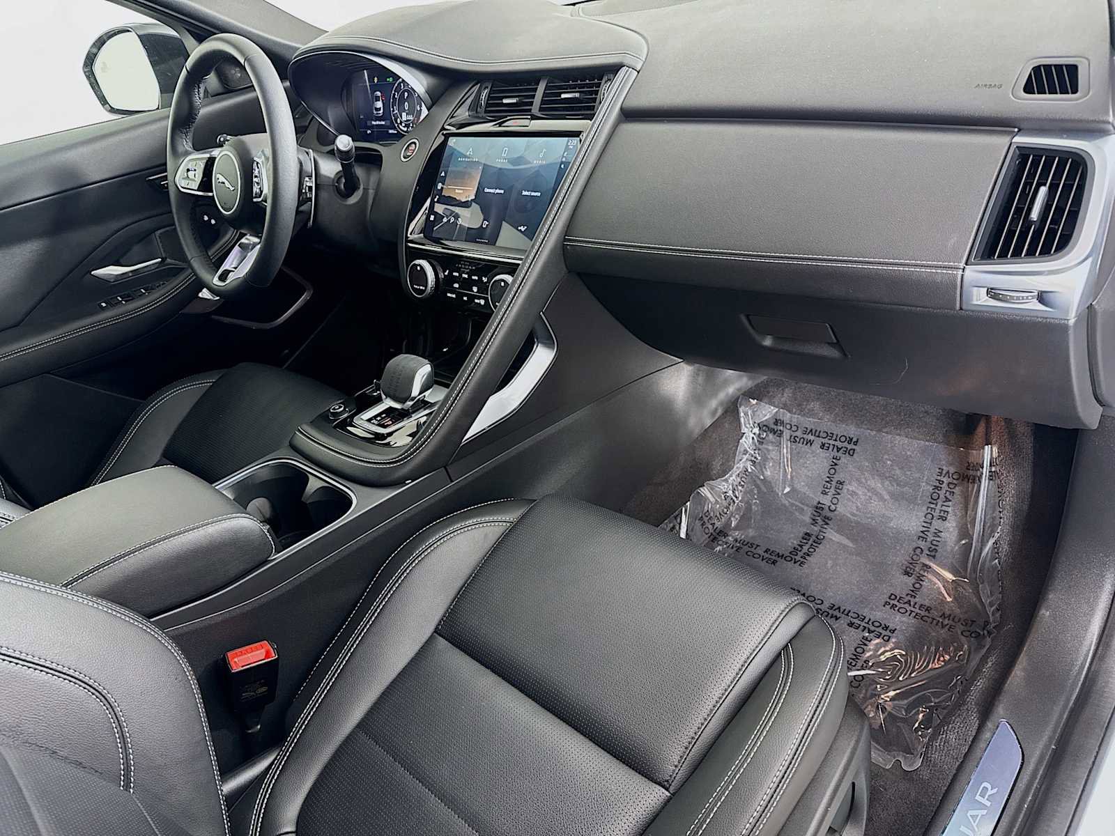 Used 2024 Jaguar E-PACE R-Dynamic SE image 29