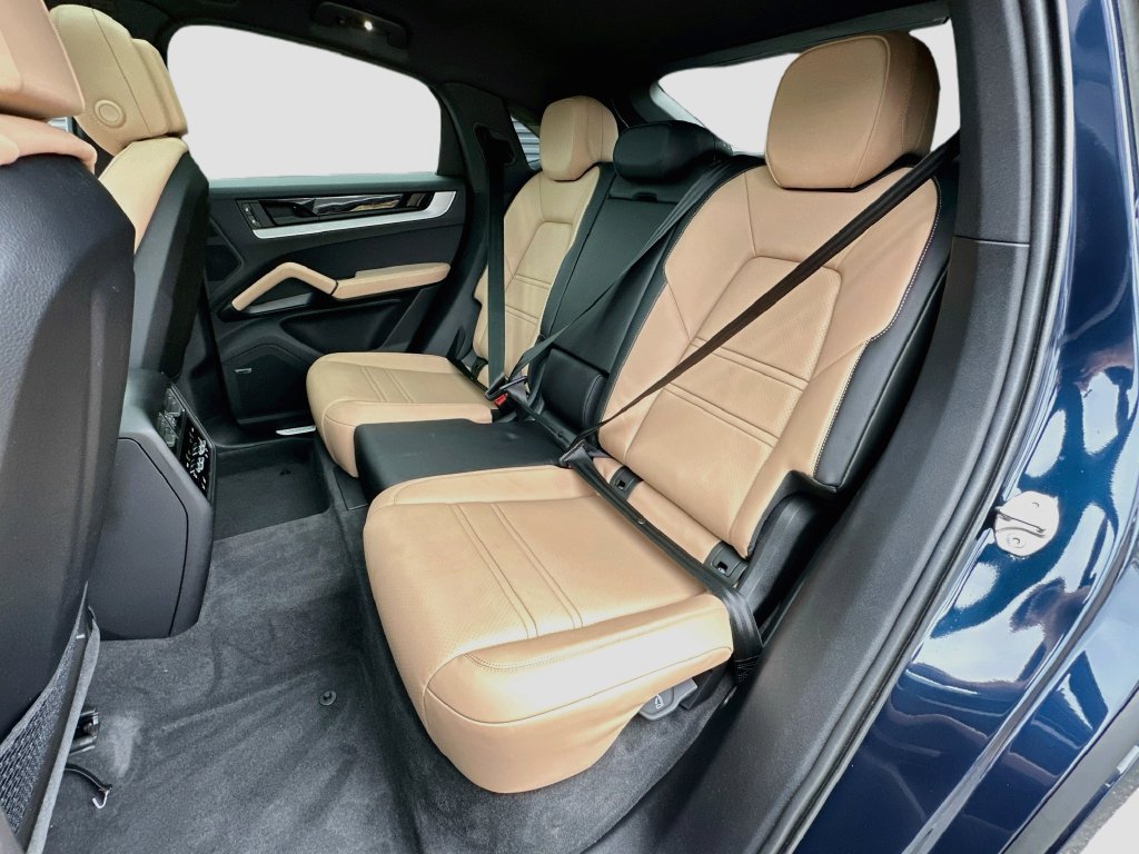Certified 2026 Porsche Cayenne Coupe AWD/4WD image 24