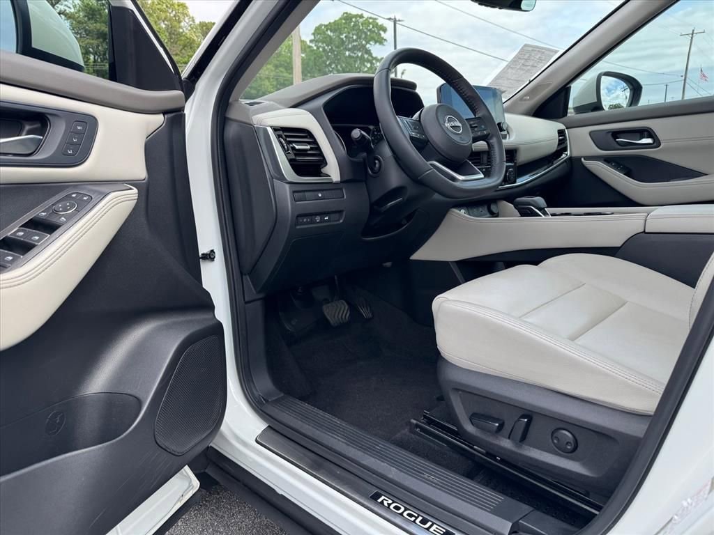 Certified 2023 Nissan Rogue SL w/ SL Premium Package FWD image 14