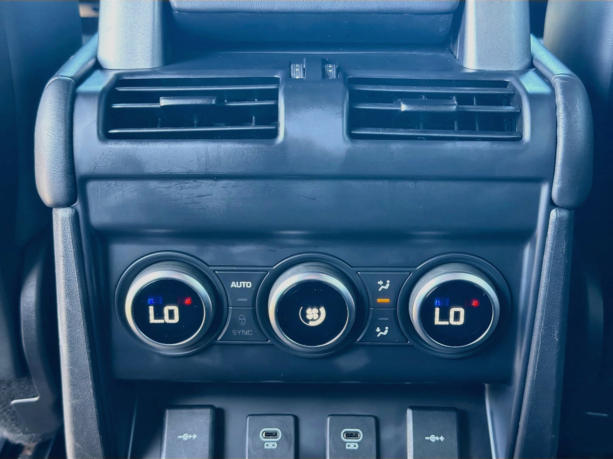 Used 2022 Land Rover Defender 110 XS Edition AWD/4WD image 20