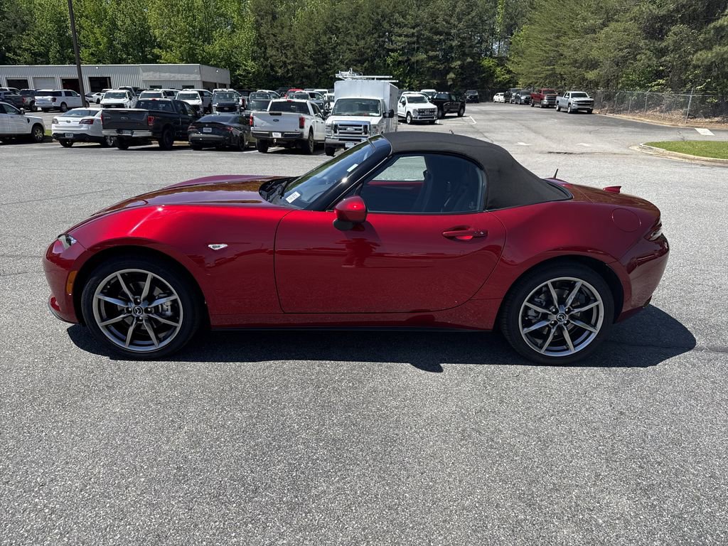 Used 2022 MAZDA MX-5 Miata Grand Touring w/ Weather Package RWD image 4
