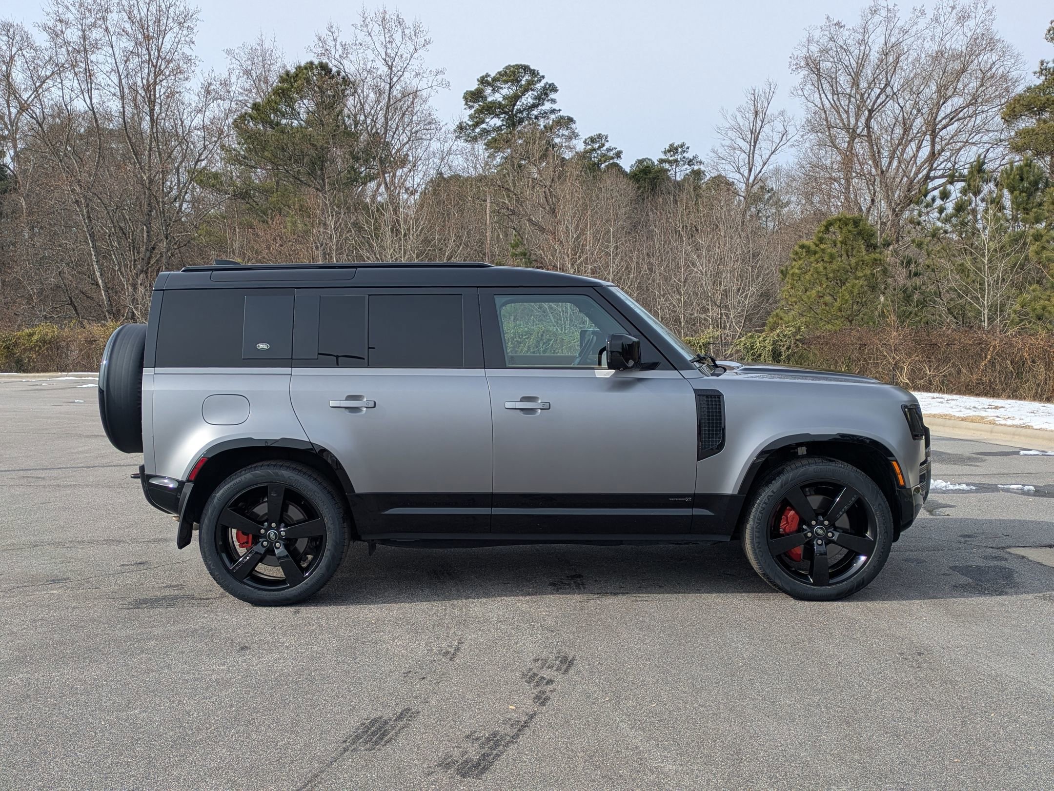 Used 2023 Land Rover Defender 110 X image 4