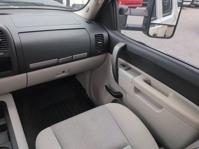 Used 2011 Chevrolet Silverado 2500 LT w/ Interior Plus Package RWD image 17