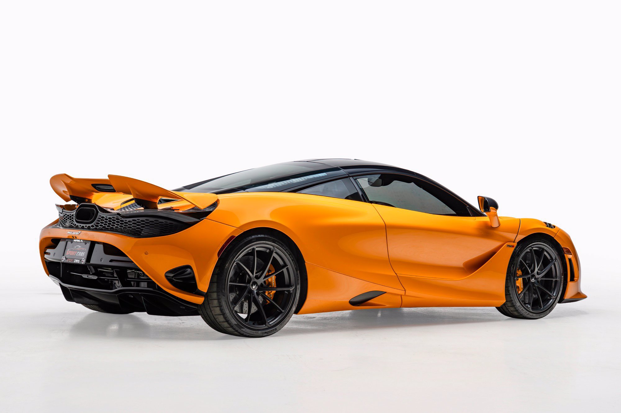 Used 2024 McLaren 750S RWD image 9