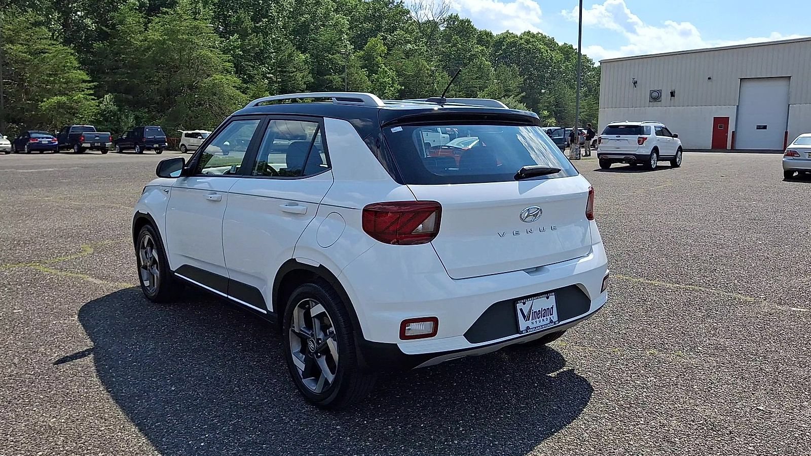 Certified 2025 Hyundai Venue Limited FWD image 6