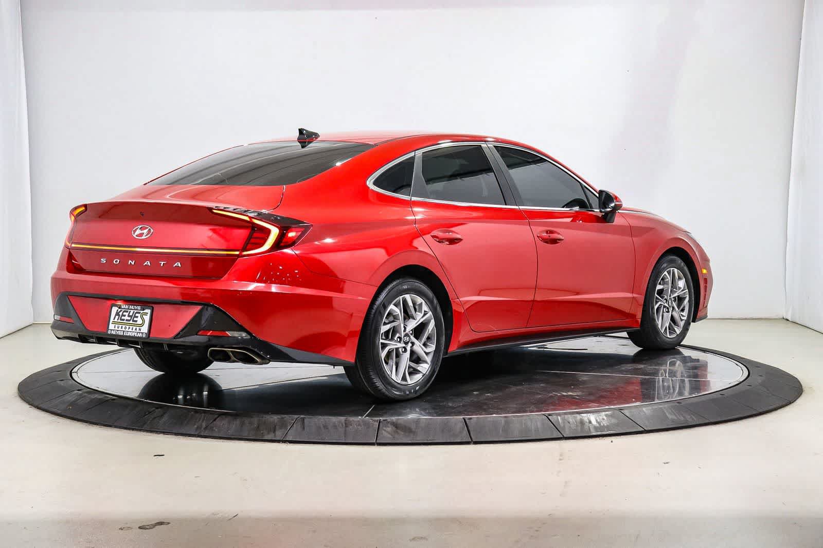 Used 2021 Hyundai Sonata SEL w/ Preferred Accessory Package FWD image 4