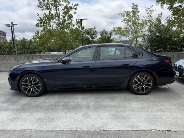 Used 2024 BMW 760i xDrive w/ Executive Package AWD/4WD image 5