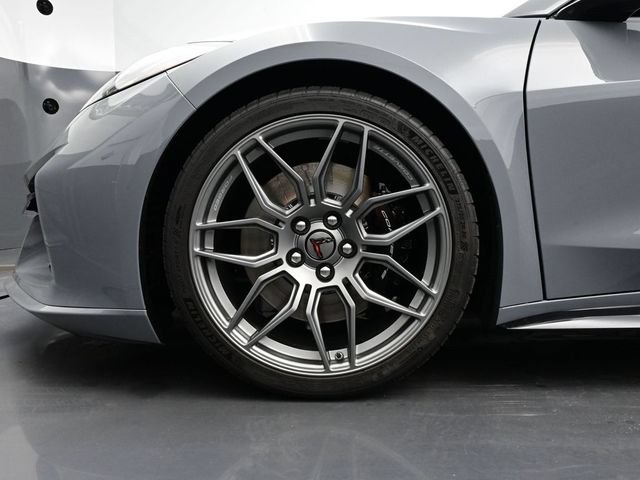 Used 2025 Chevrolet Corvette Z06 RWD image 6